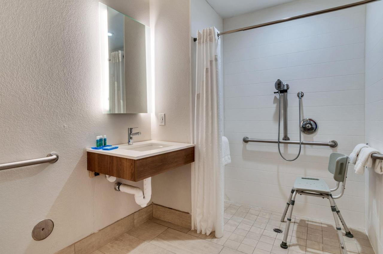 Holiday Inn Express Hotel & Suites Lake Elsinore By Ihg Bagian luar foto