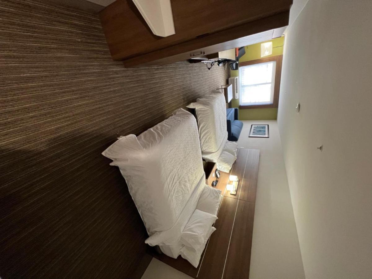 Holiday Inn Express Hotel & Suites Lake Elsinore By Ihg Bagian luar foto