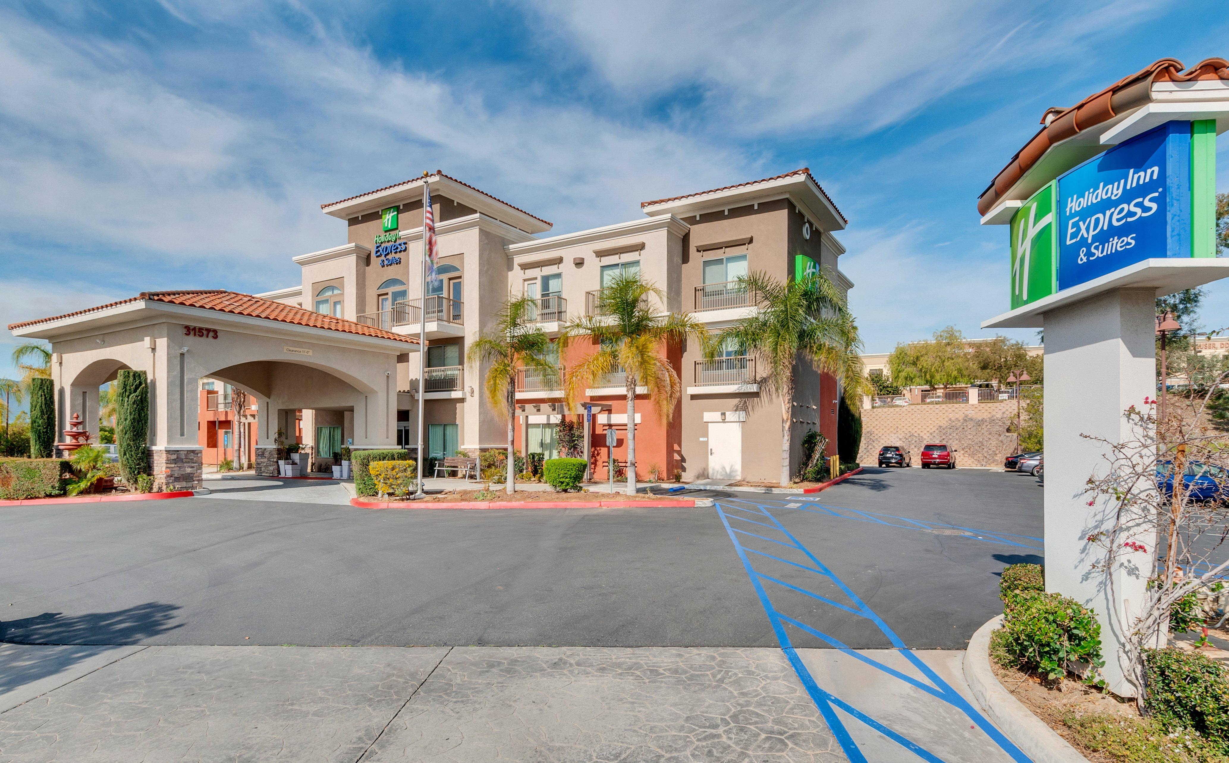 Holiday Inn Express Hotel & Suites Lake Elsinore By Ihg Bagian luar foto