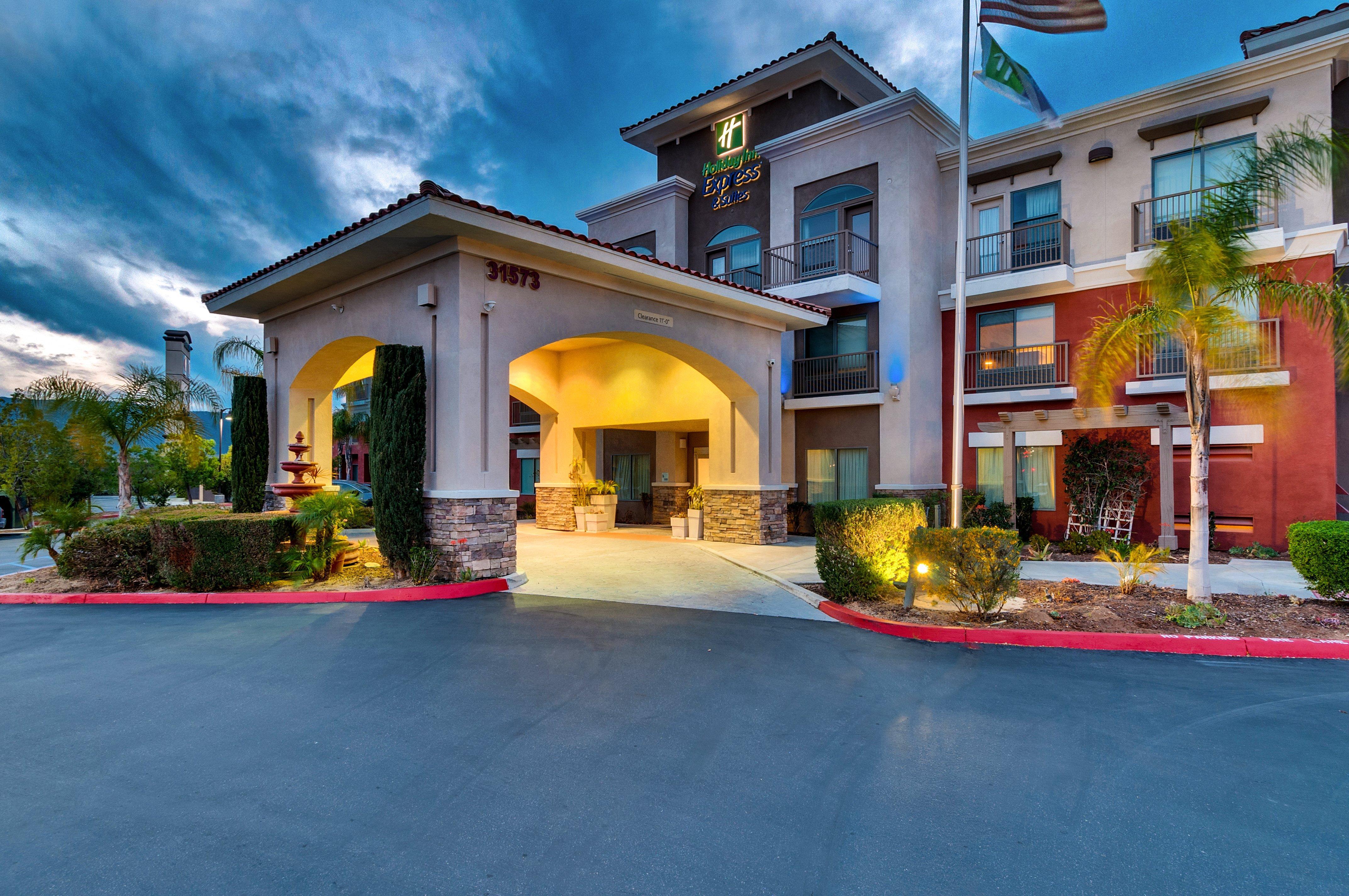 Holiday Inn Express Hotel & Suites Lake Elsinore By Ihg Bagian luar foto