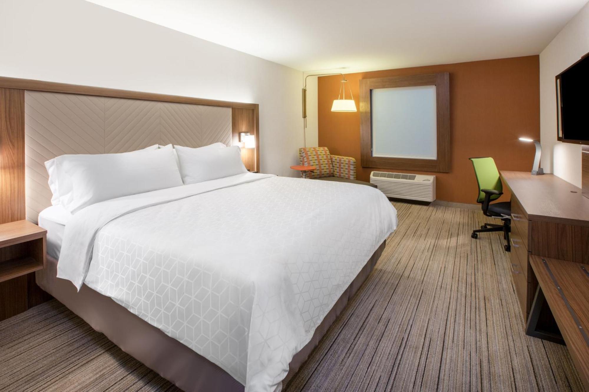 Holiday Inn Express Hotel & Suites Lake Elsinore By Ihg Bagian luar foto