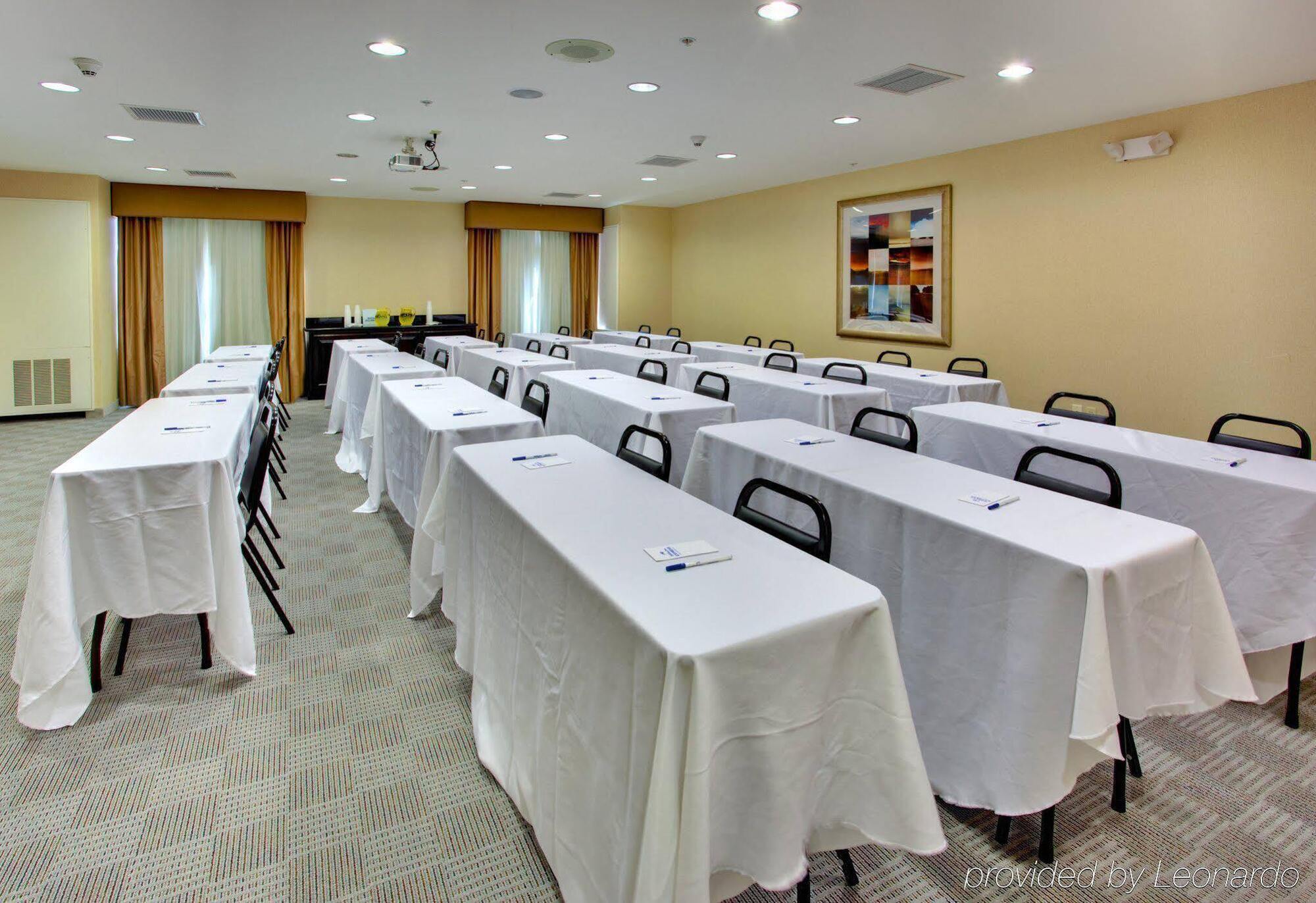 Holiday Inn Express Hotel & Suites Lake Elsinore By Ihg Bagian luar foto